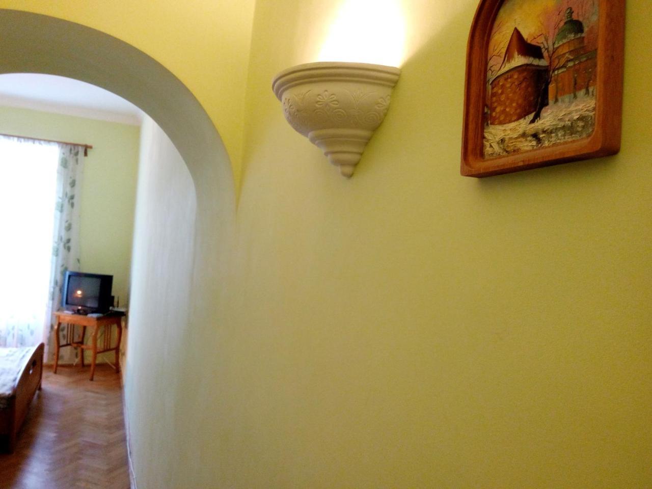 Ferienwohnung Flat On Sheptytskykh Lemberg Exterior foto
