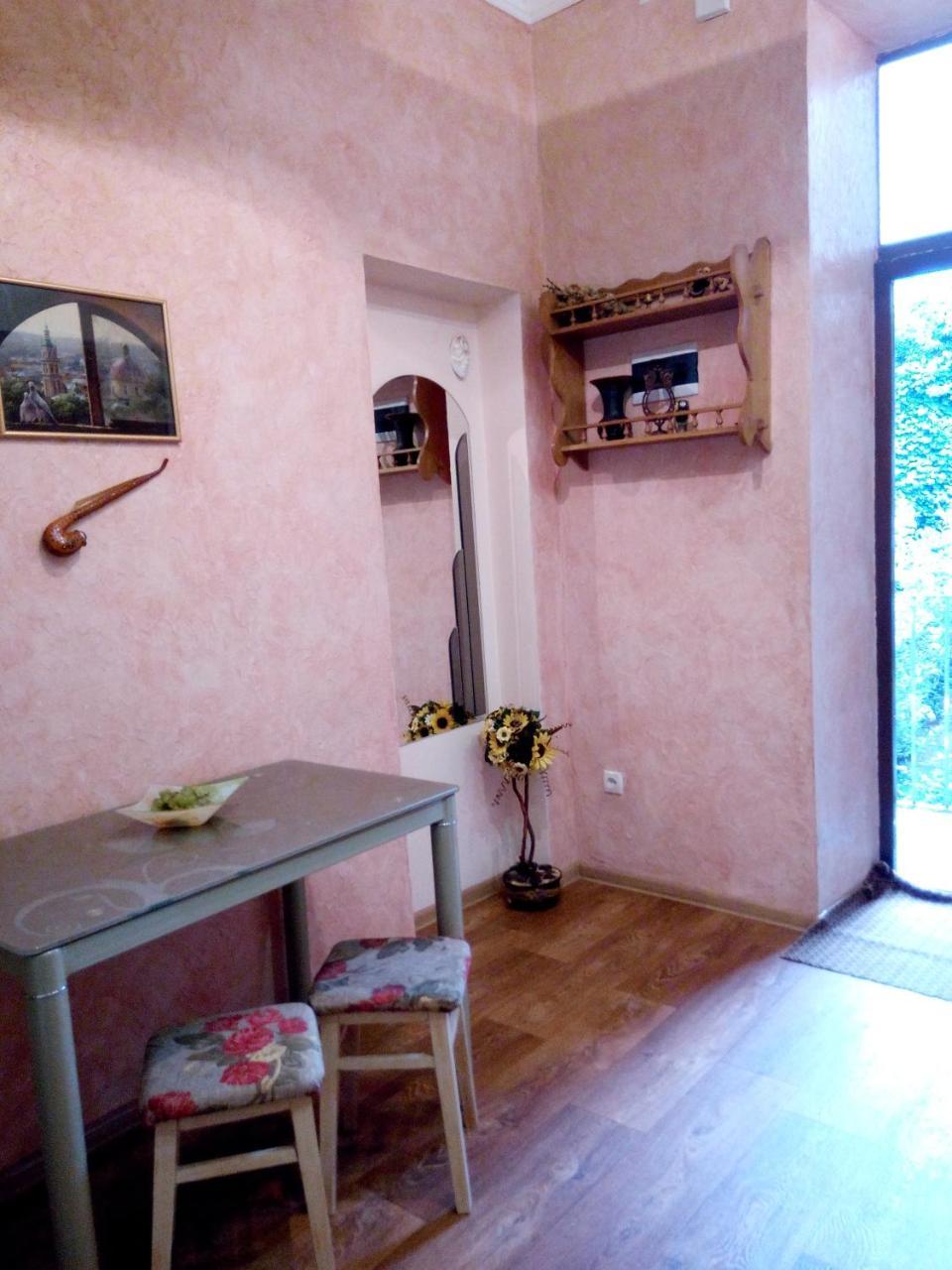 Ferienwohnung Flat On Sheptytskykh Lemberg Exterior foto