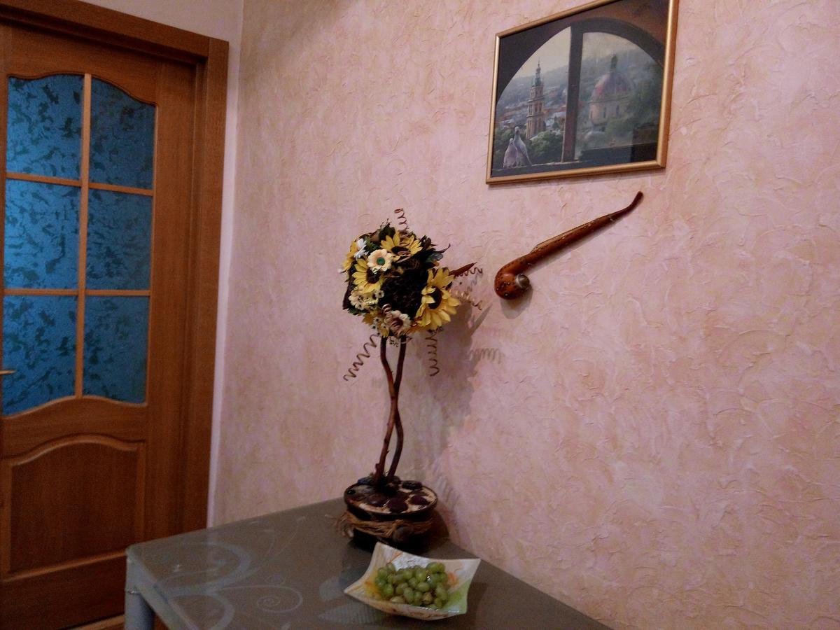 Ferienwohnung Flat On Sheptytskykh Lemberg Exterior foto